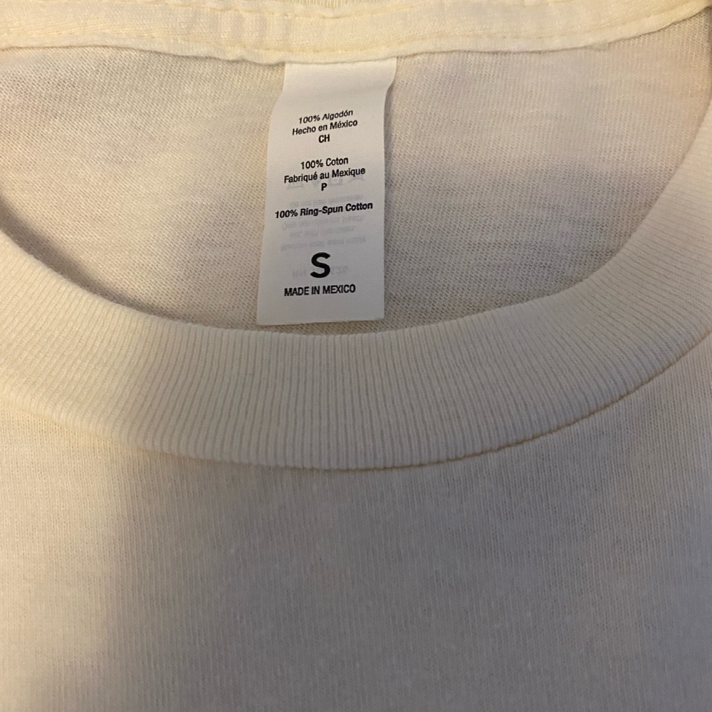 Creamy color graphic tee.